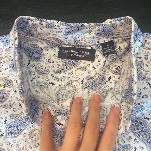 Men button down size large - Picture 2 of 2